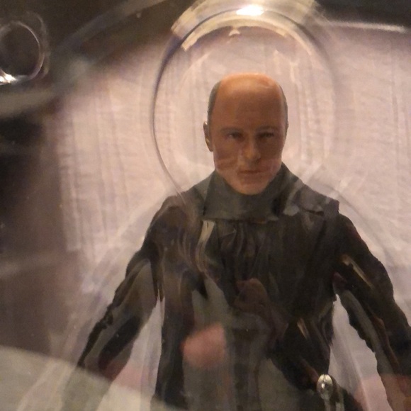 WESTWORLD action figures—Delores Abernathy and Man in Black!! Collectible!! NEW - Picture 3 of 4